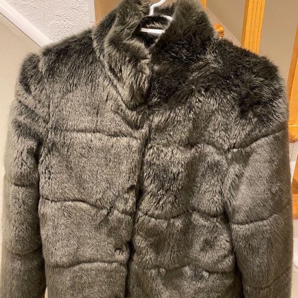 False fur jacket - Picture 1 of 4